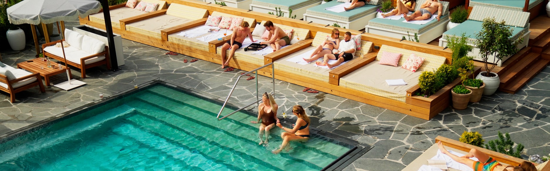 Luksuriøs brunchbuffet og Pool Club på Marienlyst Strandhotel