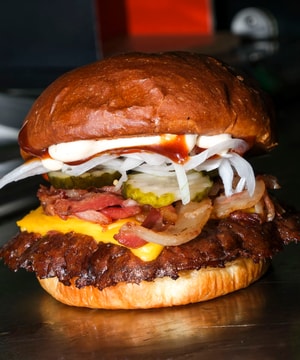 Smashburger + crispers  valgfri dip @ Hill’s Grill – Streetfood Fra Grillen