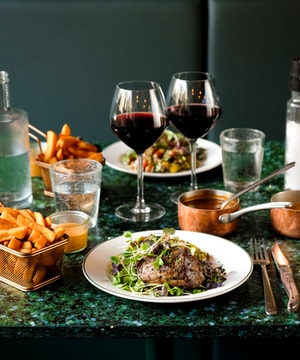 Steak & Fries @ Carlsberg Byens Darling - Alexanders Bistro