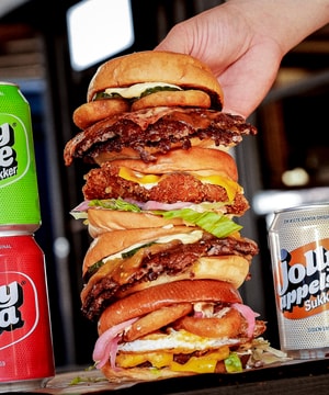Valgfri Burger + Jolly Sodavand @ Pops Diner - Byens Bedste Burger under Buen