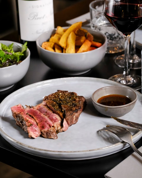 Steak Frites hos Darling Bistro & Bar