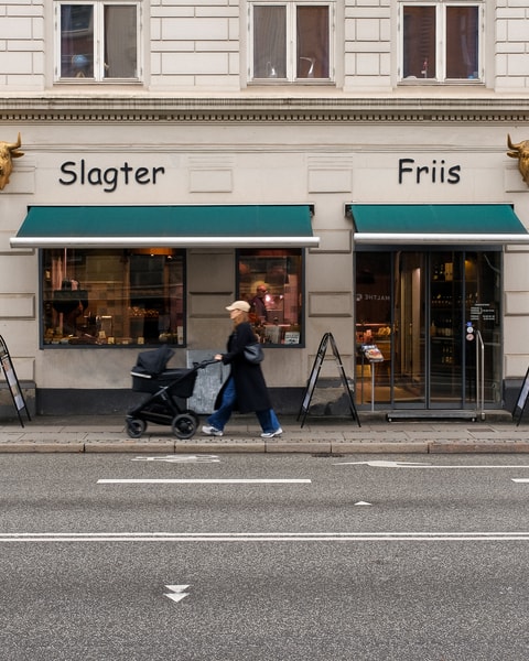 Opgrader julebordet med de saftige Andepølser fra Slagter Friis | Spar 30%