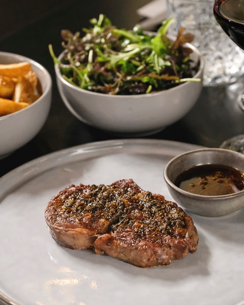 Valgfri 3-retters middag hos Darling Bistro og Bar | Spar op til 51%