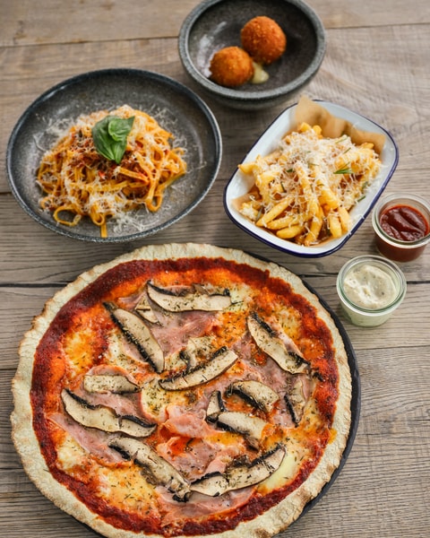Valgfri antipasti + hovedret | GORMs i Ørestad