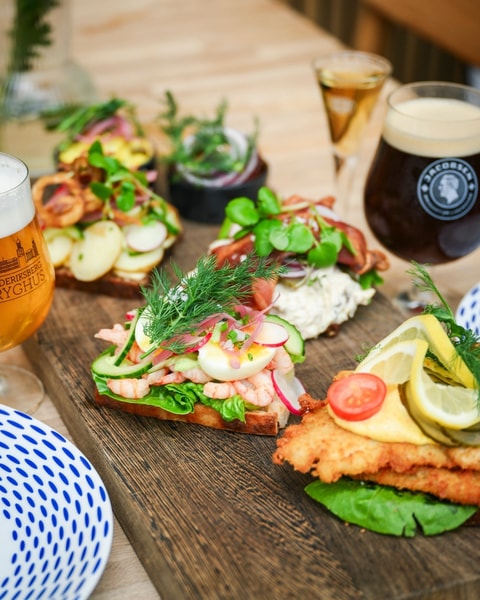 2 stk. Valgfri Smørrebrød hos Frederiksberg Rådhuskælder