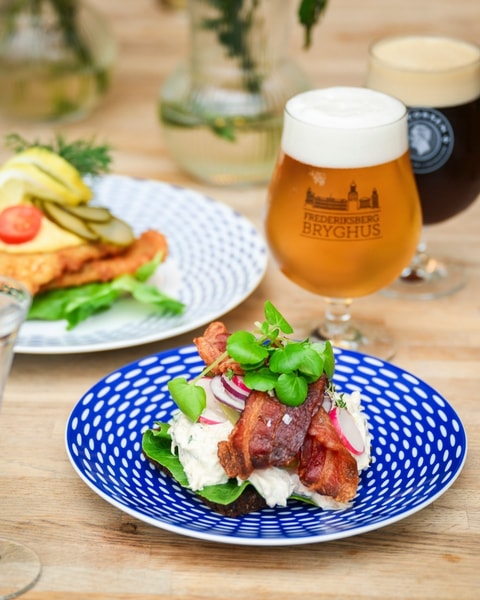 2 stk. Valgfri Smørrebrød hos Frederiksberg Rådhuskælder