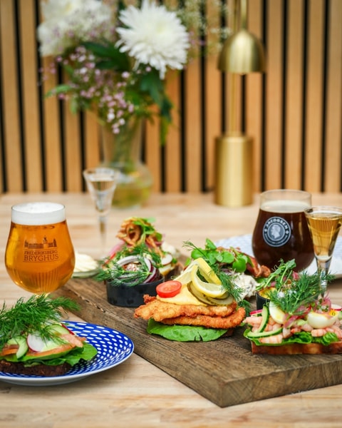 2 stk. Valgfri Smørrebrød hos Frederiksberg Rådhuskælder