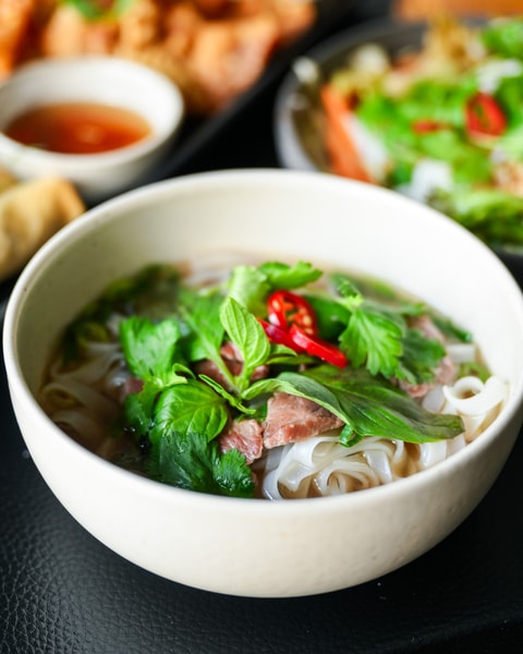 6-Retters på Sàigòner Bistro - Vietnamesisk Velsmag i Hyggelige Omgivelser