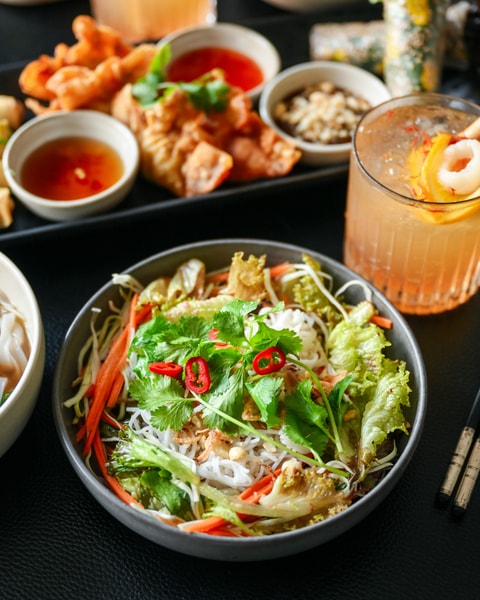 6-Retters på Sàigòner Bistro - Vietnamesisk Velsmag i Hyggelige Omgivelser