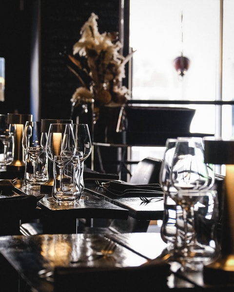 8 Serveringer hos Restaurant Rebel - Anbefalet i Michelin-guiden på 12. år