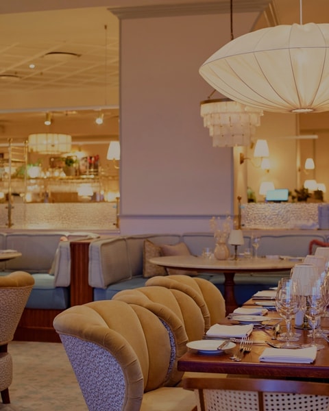 Luksuriøs brunchbuffet og Pool Club på Marienlyst Strandhotel