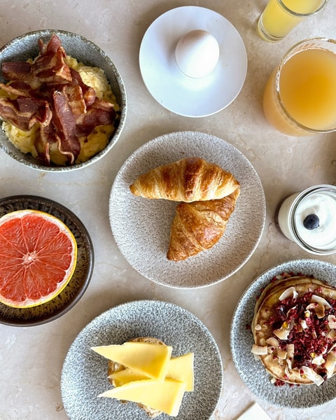 Luksuriøs brunchbuffet og Pool Club på Marienlyst Strandhotel