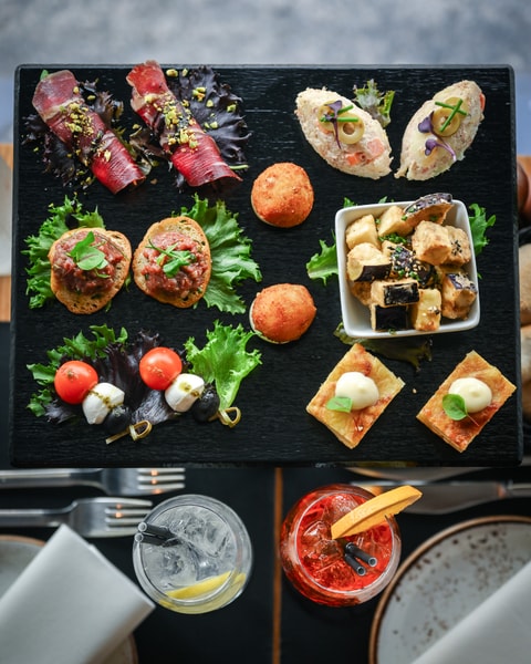 Tapas Experience: 13 Retters Tapas + Valgfri Drink Hos Pintxos