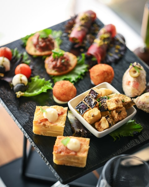 Tapas Experience: 13 Retters Tapas + Valgfri Drink Hos Pintxos