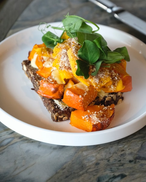 2 Valgfri Smørrebrød + Dessert Hos Pier 3 - Danske Klassikere ved Kajen