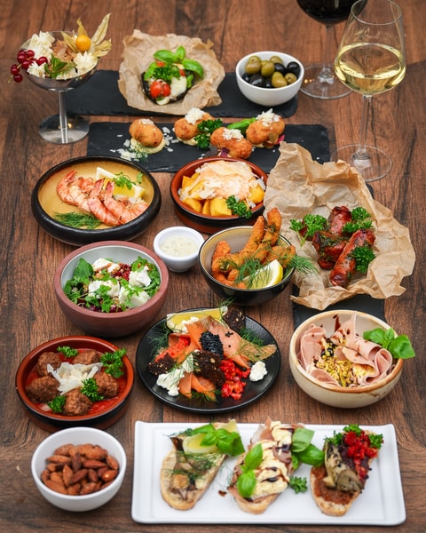 8 Valgfri Tapasanretninger hos Tango y Vinos - En Aften For 2