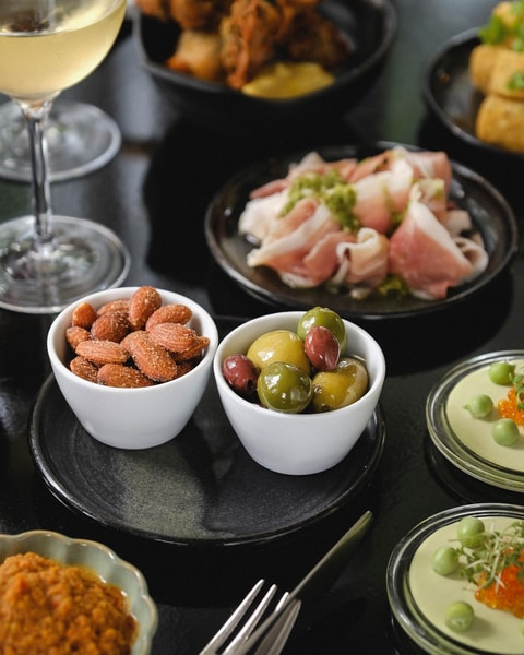 Frokost på Den Gule Cottage - 7 anretninger med udsigt til Øresund