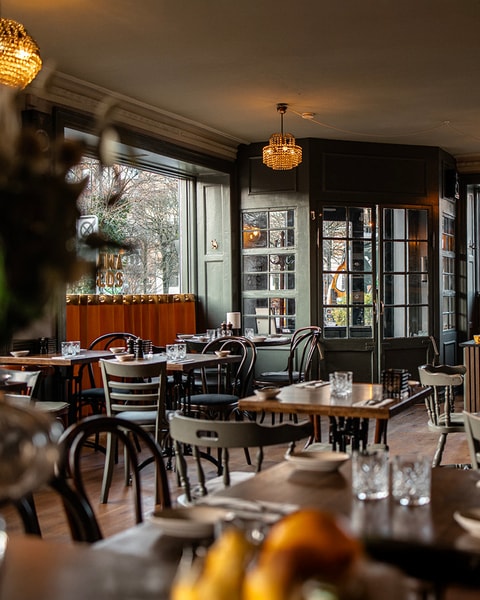 Nyd Julen på Frederiksberg - 3-Retters Vintermenu på EWALDS Brasserie