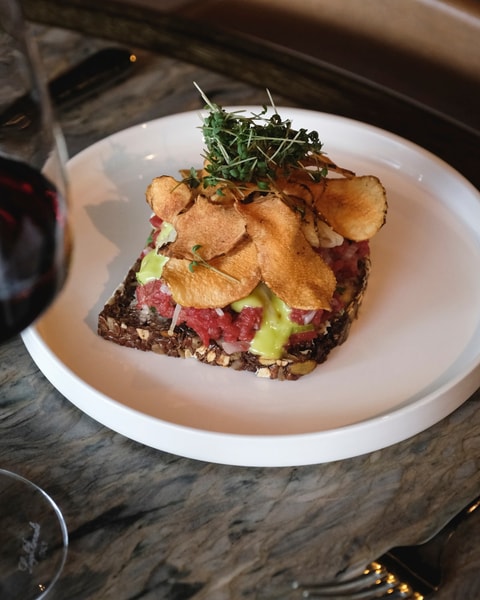 2 Valgfri Smørrebrød + Dessert Hos Pier 3 - Danske Klassikere ved Kajen