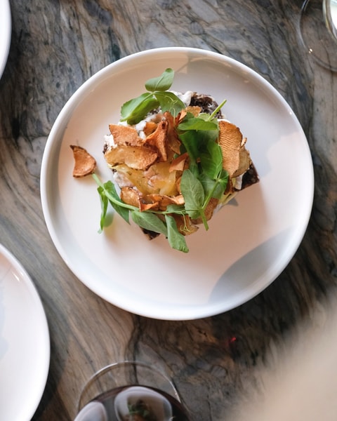 2 Valgfri Smørrebrød + Dessert Hos Pier 3 - Danske Klassikere ved Kajen
