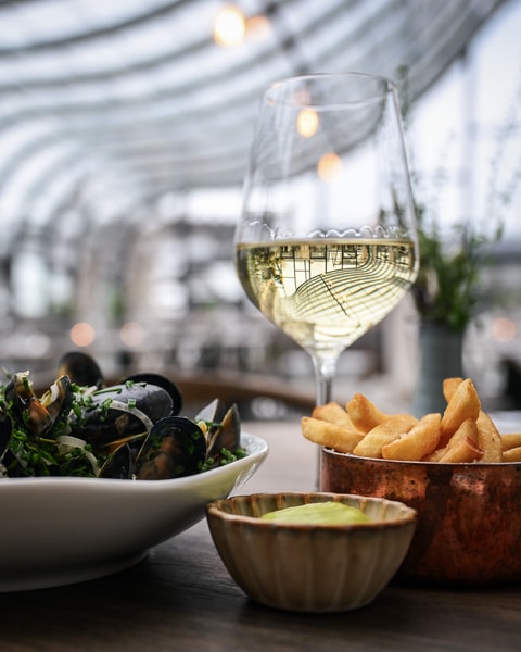 Moules Frites m. Vin/Vand - Restaurant Skovshoved