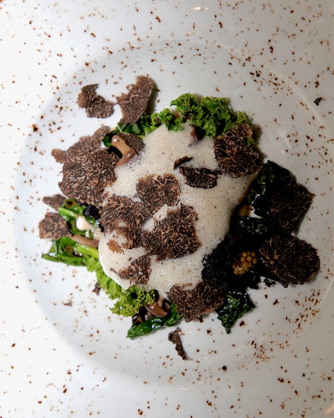 Forårsmenu hos Restaurant Rebel - Anbefalet i Michelin-guiden på 12. år