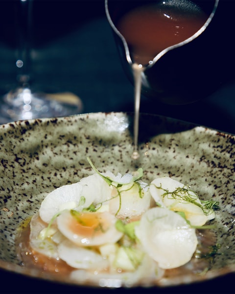 Forårsmenu hos Restaurant Rebel - Anbefalet i Michelin-guiden på 12. år