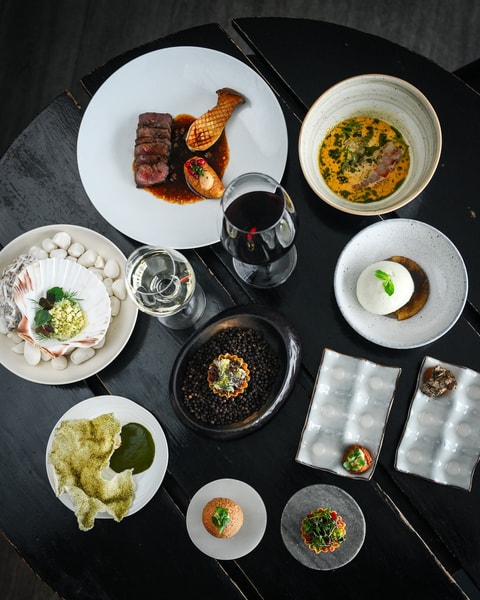 Forårsmenu hos Restaurant Rebel - Anbefalet i Michelin-guiden på 12. år