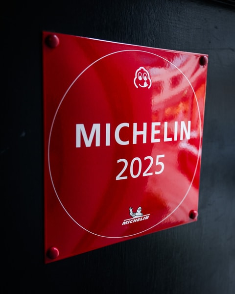 Forårsmenu hos Restaurant Rebel - Anbefalet i Michelin-guiden på 12. år