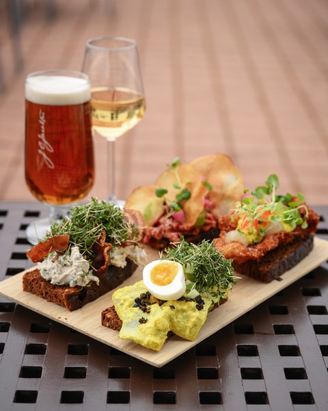 2 Valgfri Smørrebrød - Restaurant Lakeside