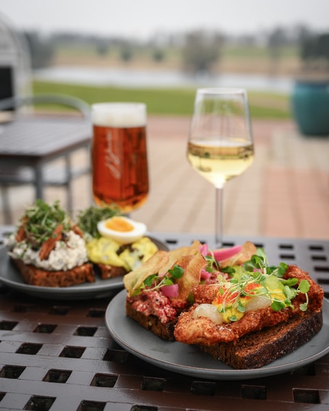 2 Valgfri Smørrebrød - Restaurant Lakeside