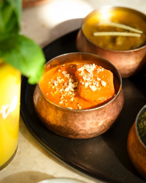 Indisk Thali Menu hos Namaste