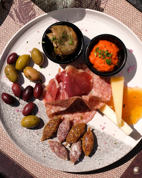 Cocktails & Snacks - Den Blå Hund's Nyåbnede Udebar på Frederiksberg