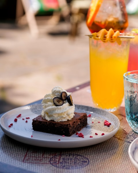 Cocktails & Snacks - Den Blå Hund's Nyåbnede Udebar på Frederiksberg