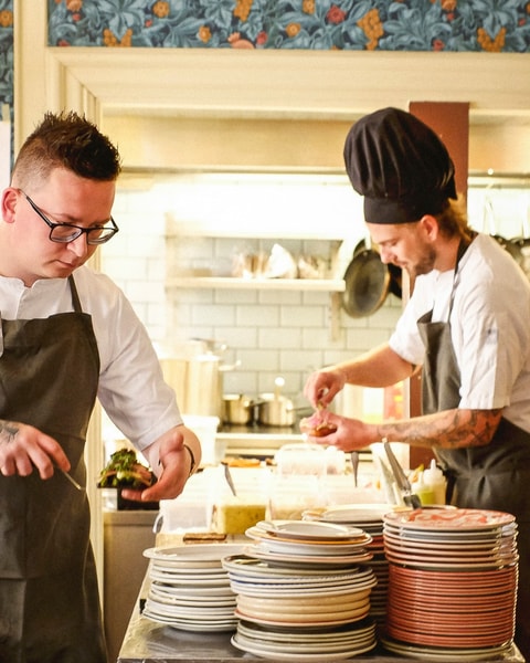 12 Serveringer "Family Style" - Aftenmenu på Odette
