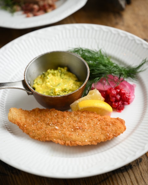 Oplev Strandmøllekroens Julebord - Højtidelig Menu i Stemningsfyldte Omgivelser!