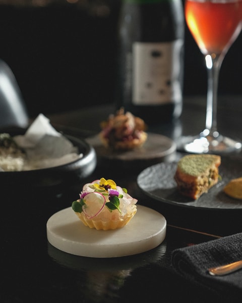 Aftenmenu hos Restaurant Rebel - Anbefalet i Michelin-guiden på 13. år
