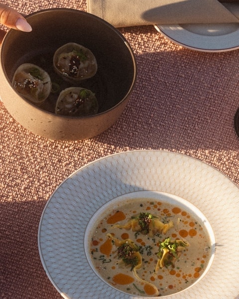 3 valgfrie retter på Dumpling Bar + Pool Club på Rox Resort