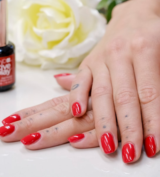 Valgfri manicure m. CND Shellac