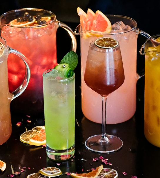 2 suveræne cocktails eller stor pitcher