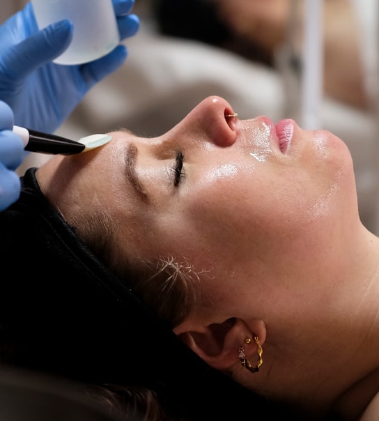 75 min. Collagen Booster-ansigtsbehandling