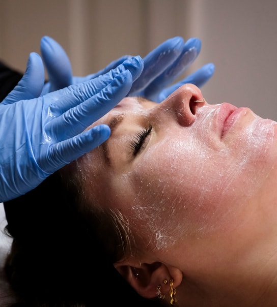 75 min. Collagen Booster-ansigtsbehandling