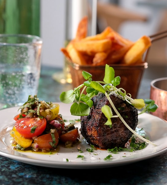 Valgfri 3-retters menu på Alexanders Bistro 