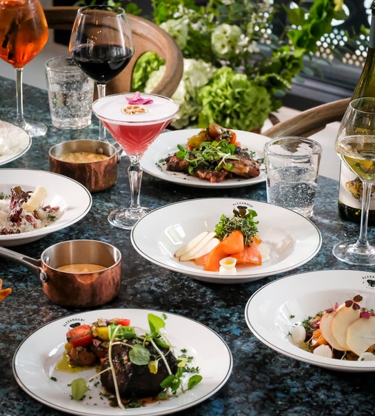 Valgfri 3-retters menu på Alexanders Bistro 
