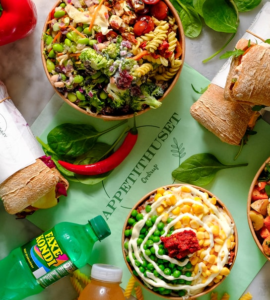 Salat bowl, sandwich el pasta + sodavand - Ordrup
