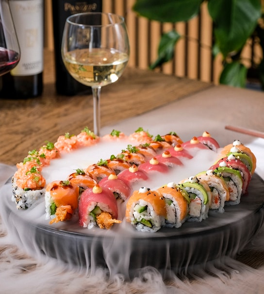 Sushi og vin fra Taya Sushi - spar 51 %