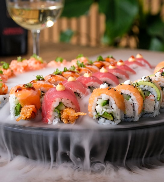 Sushi og vin fra Taya Sushi - spar 51 %