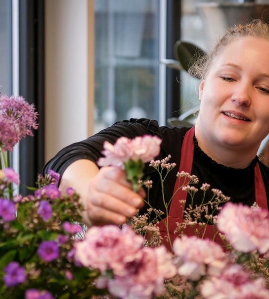 Vinsmagning, blomsterkursus og smørrebrød - Rødovre