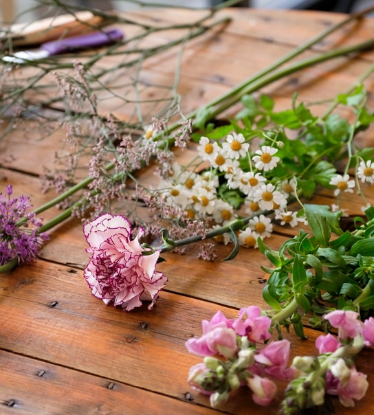Vinsmagning, blomsterkursus og smørrebrød - Rødovre