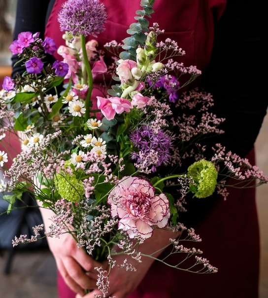 Vinsmagning, blomsterkursus og smørrebrød - Rødovre